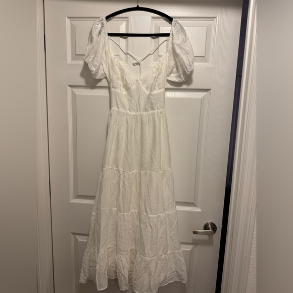 NWT - Showpo ANITA MIDI DRESS - PUFF SLEEVE TIERED DRESS IN WHITE - Picture 14 of 15